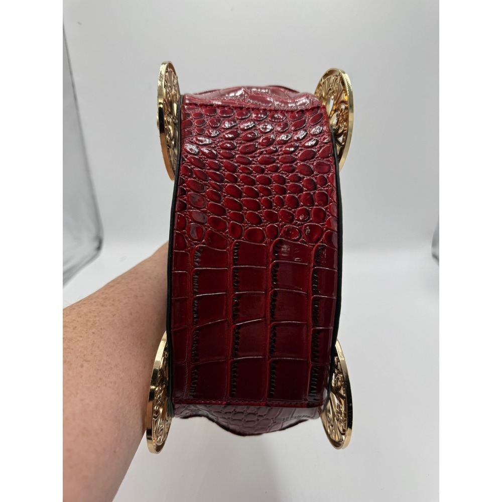 Red Faux Croc Embossed Cinderella Carriage Novelty Handbag Gold Wheels Crossbody - Picture 9 of 9